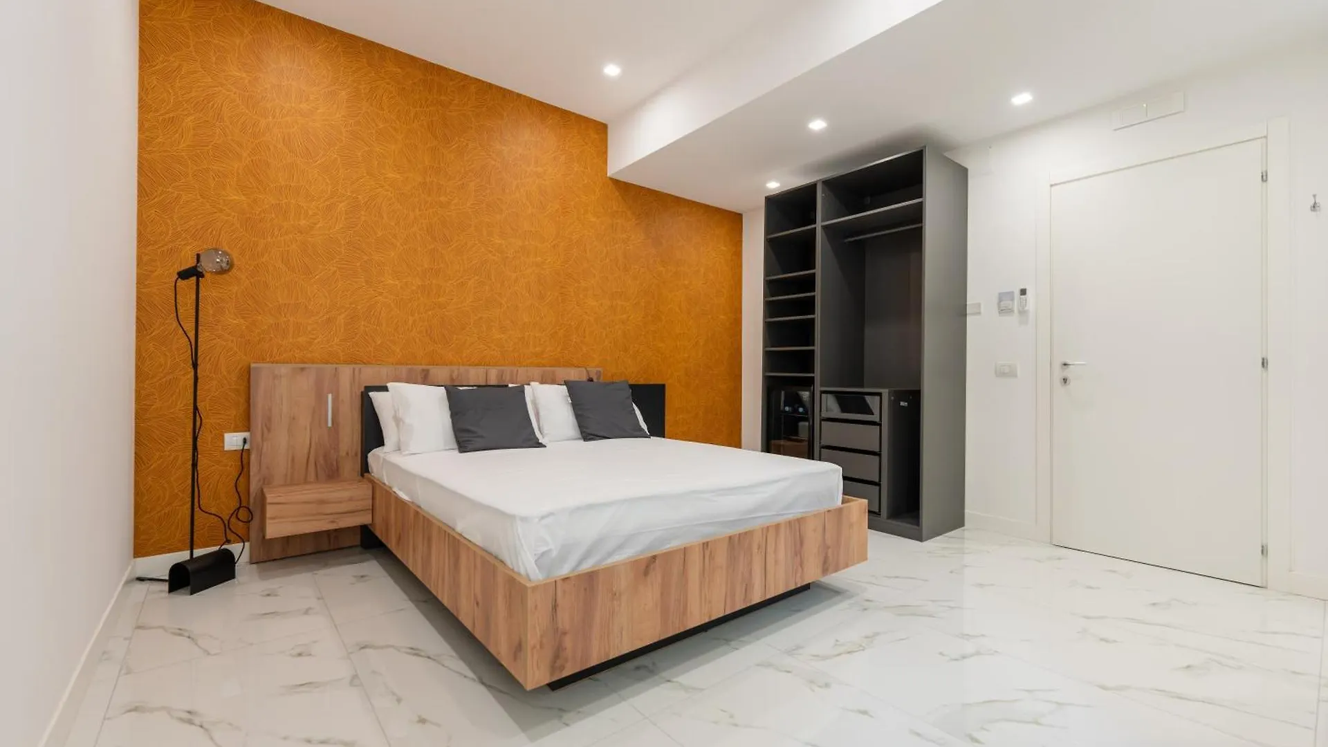 Bed & Breakfast Atmosphera Rooms Naples Italy