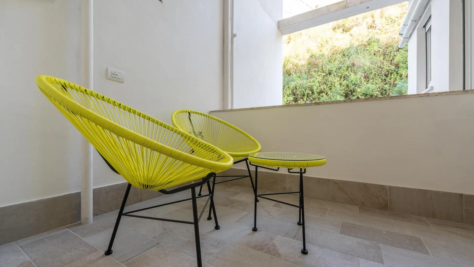Atmosphera Rooms Naples 0*,  Italy