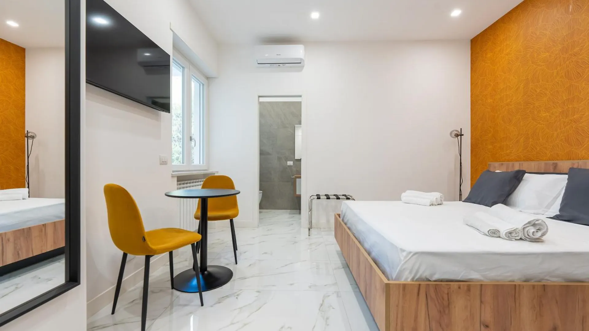 Atmosphera Rooms Naples Bed & Breakfast